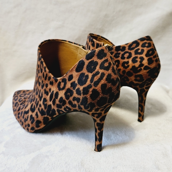 Jessica Simpson Ankle Heel Boots - Picture 6 of 7